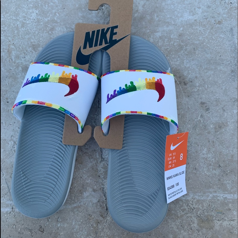 Nike pride🌈 slides